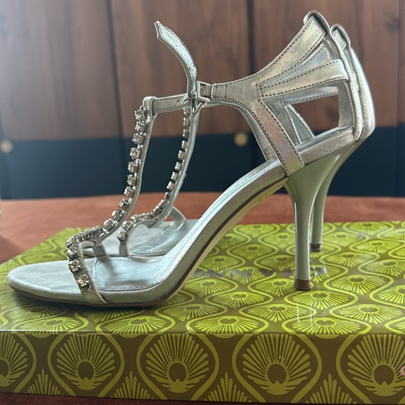 Gianni Bini Formal Silver Shoes - Picture 7 of 10